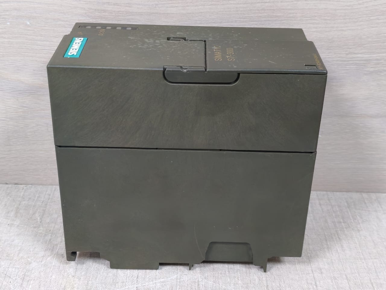 SIEMENS 6ES7 361-3CA01-0AA0 SIEMENS SIMATIC S7-300 6ES7 361-3CA01-0AA0 E-Stand 05 7