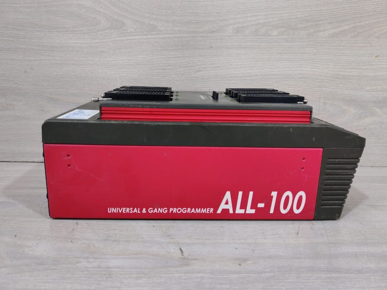 Hi-LO SYSTEM ALL-100 Hi-LO SYSTEM ALL-100 /04-2165 UNIVERSAL & GANG PROGRAMMER 100-240VAC 8