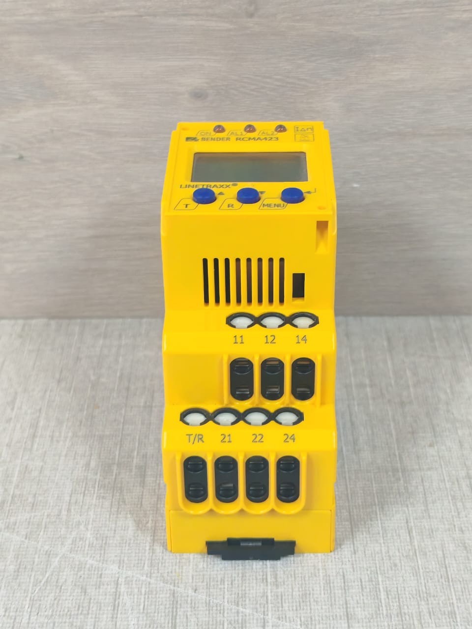 Bender RCMA423 BENDER RCMA423 LINETRAXX Residual Current Monitor 5