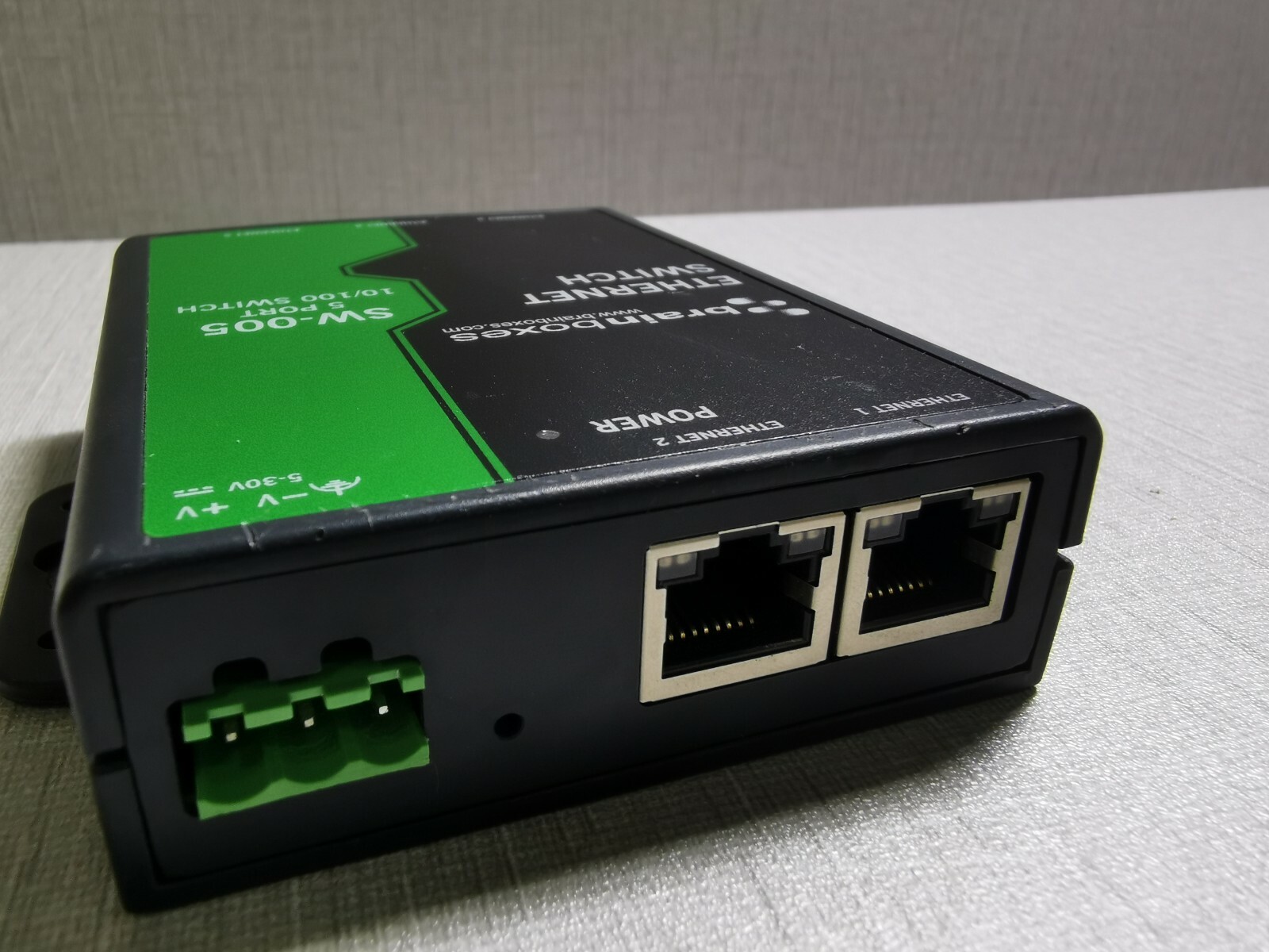 Brain Boxes PORT-10 Brain Boxes SW-005 5 PORT 10-100 ETHERNET SWITCH 4
