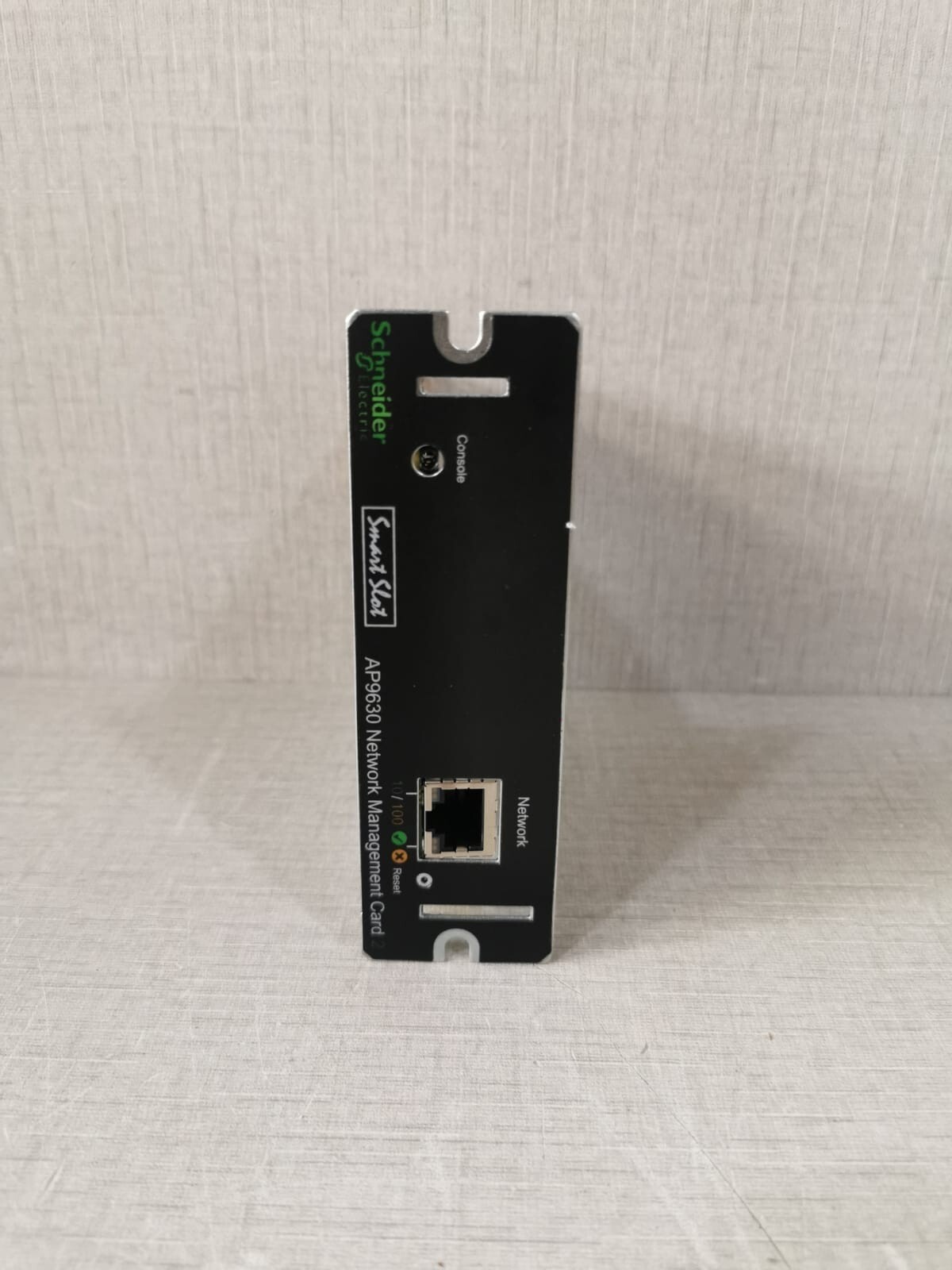 Schneider Electric AP9630 Schneider Electric AP9630 NETWORK MANAGEMENT CARD 2 - WITH FHILTY BOX 2