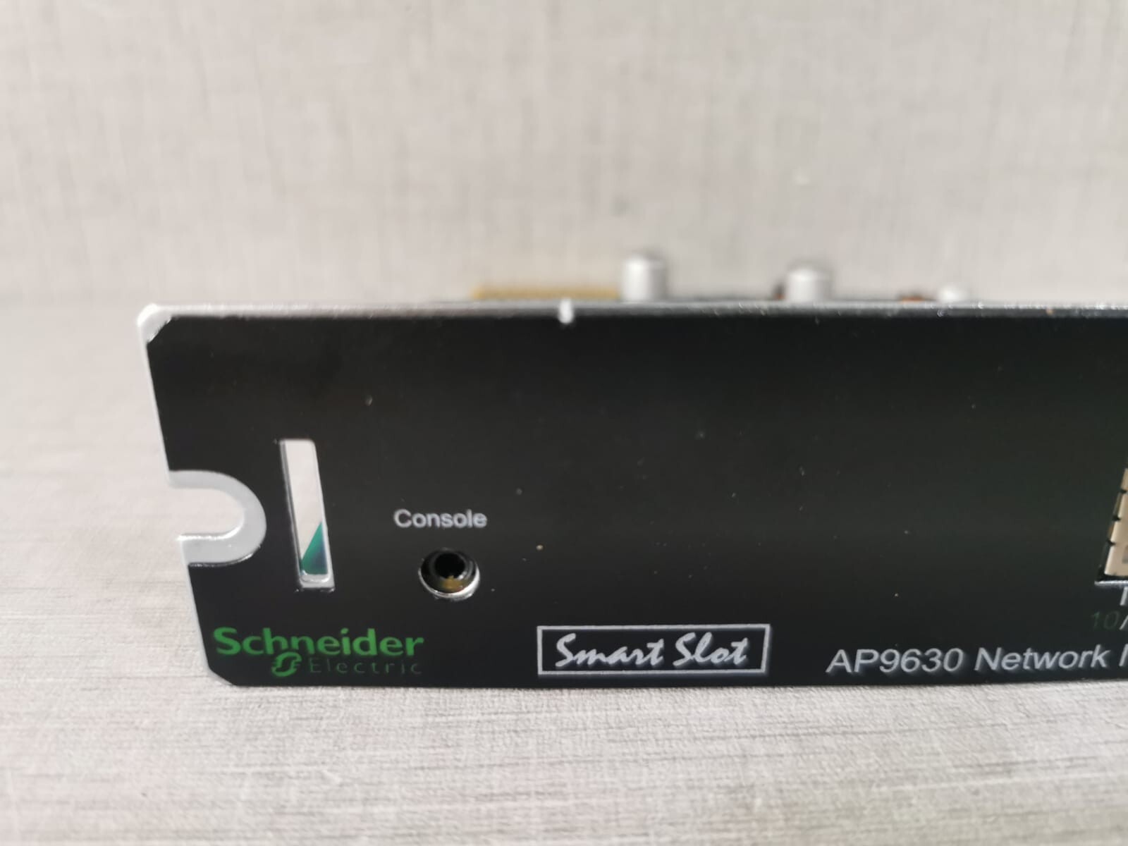 Schneider Electric AP9630 Schneider Electric AP9630 NETWORK MANAGEMENT CARD 2 - WITH FHILTY BOX 3