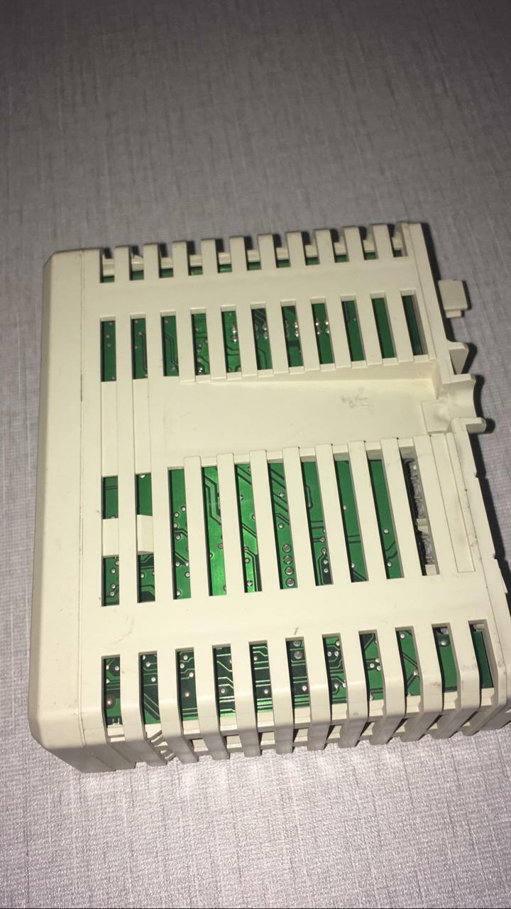 ABB 3BSE008518R1 AI830 ABB 3BSE008518R1 Analog Input Unit 4