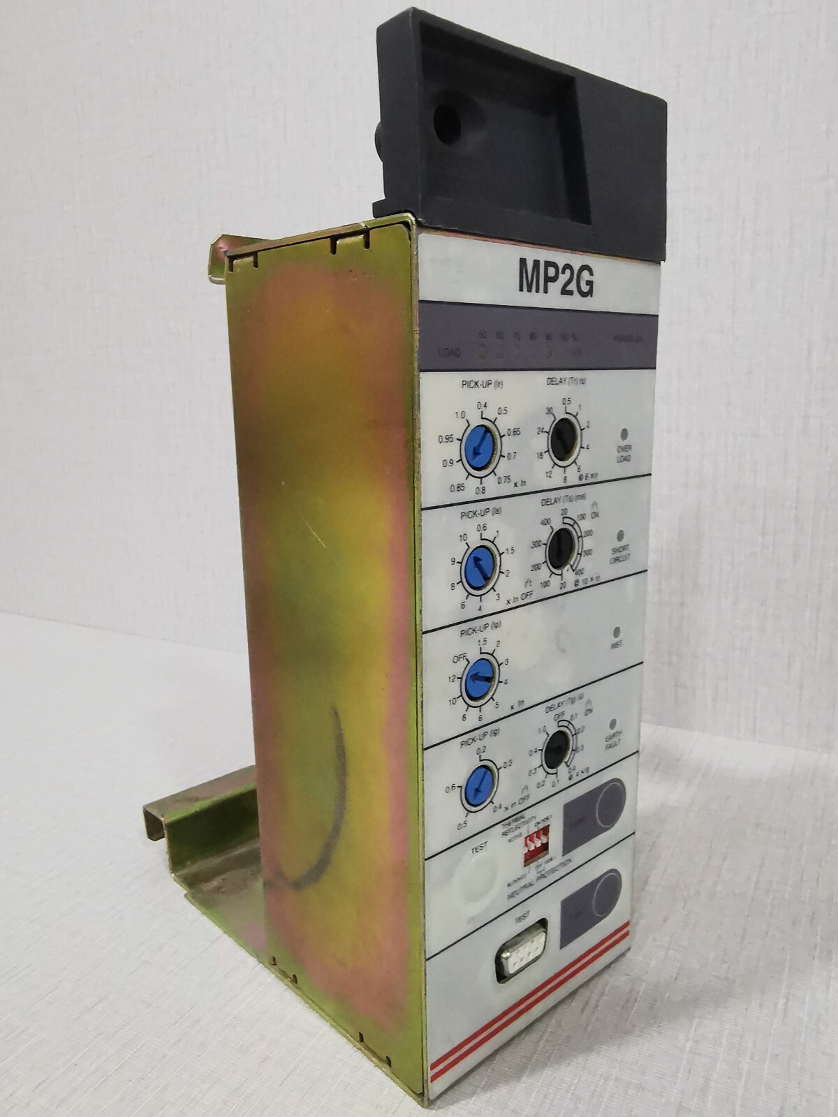 Legrand MP2G LEGRAND MP2G Breaker Trip Indication 5
