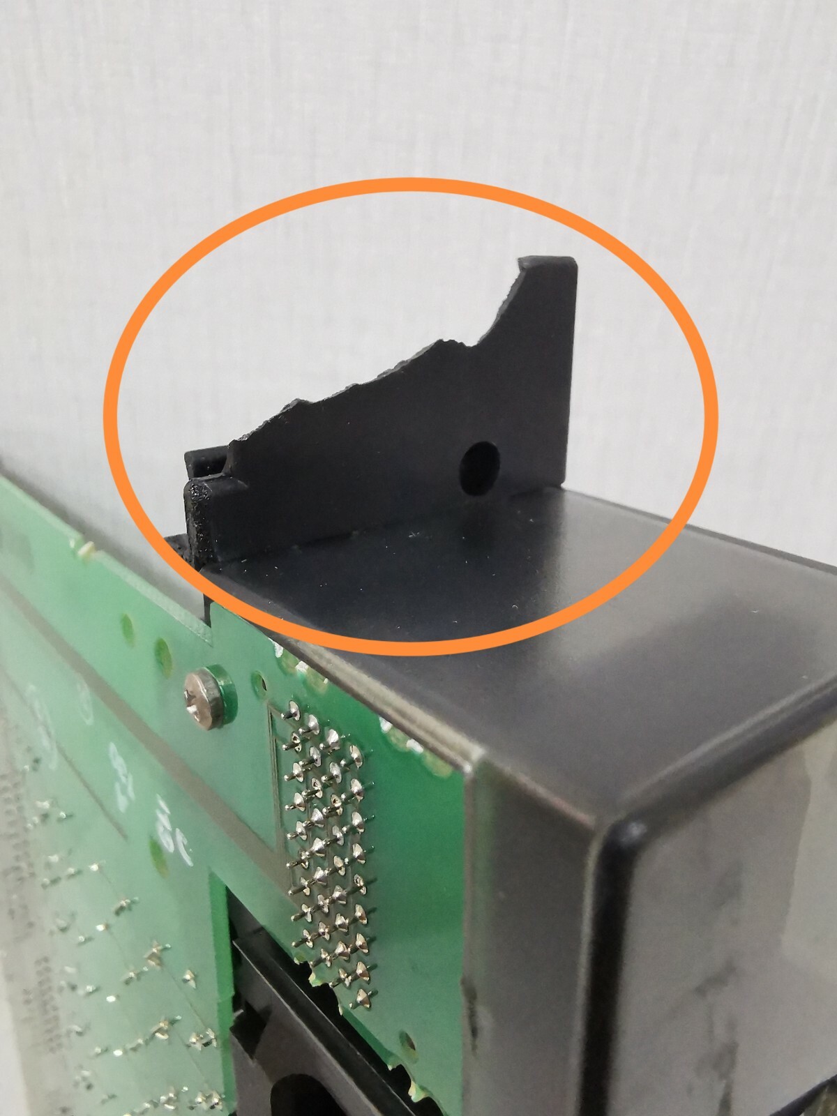 GE IC697MDL240 GE FANUC IC697MDL240 16-point Input Module 7