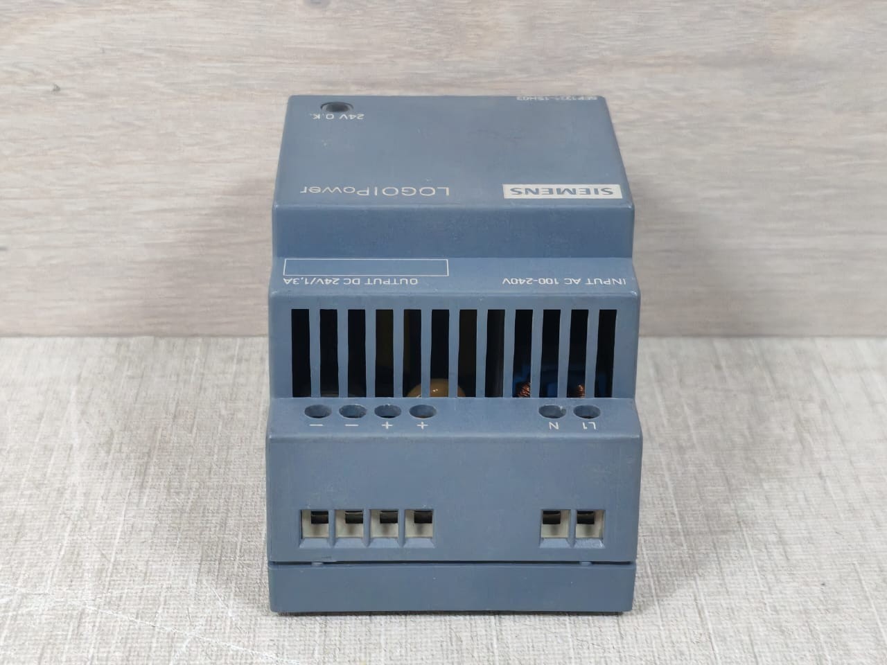 Siemens 6EP1331-1SH03 Siemens 6EP1331-1SH03 LOGO Power Supply 7