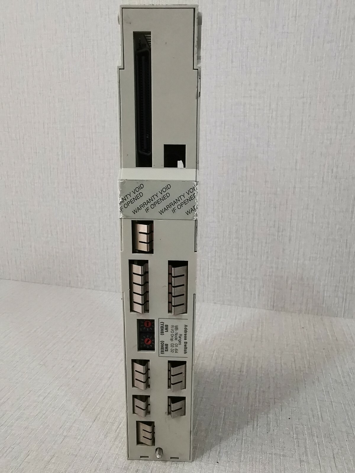 Schneider Electric 140 CPU 311 10 Schneider Electric 140 CPU 311 10 Modicon without cover and broken frame 4