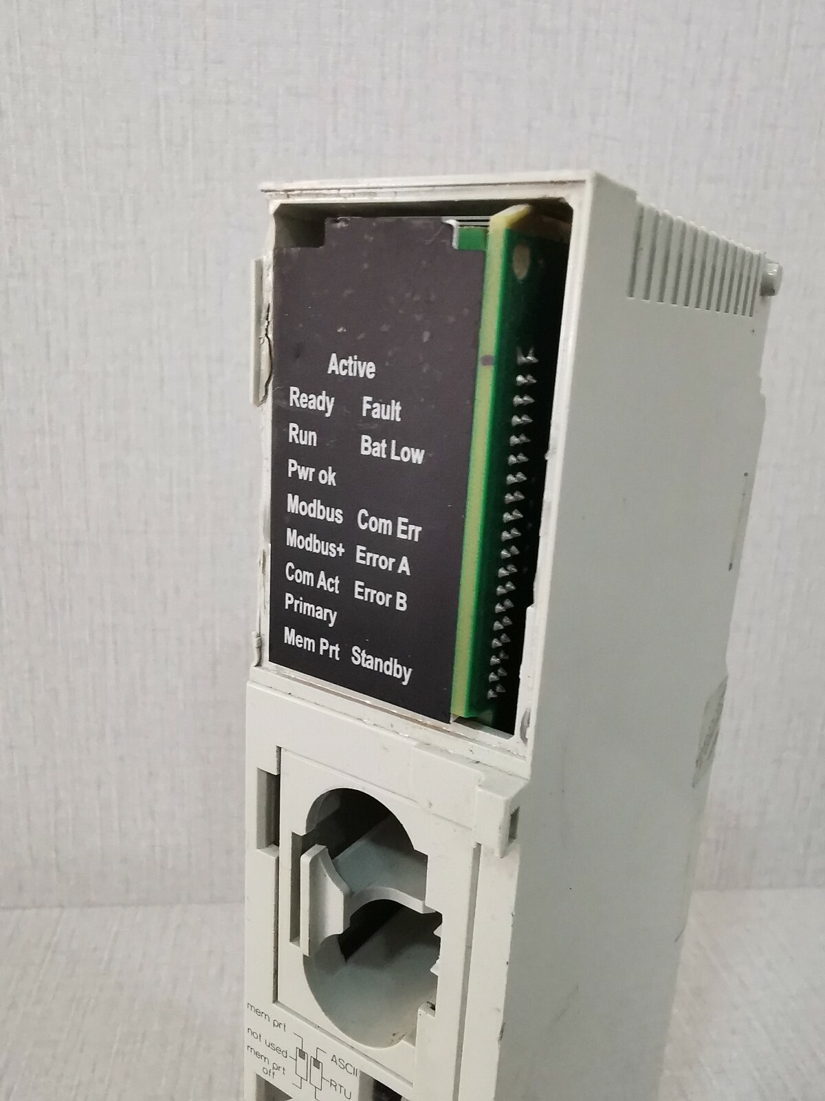 Schneider Electric 140 CPU 311 10 Schneider Electric 140 CPU 311 10 Modicon without cover and broken frame 5