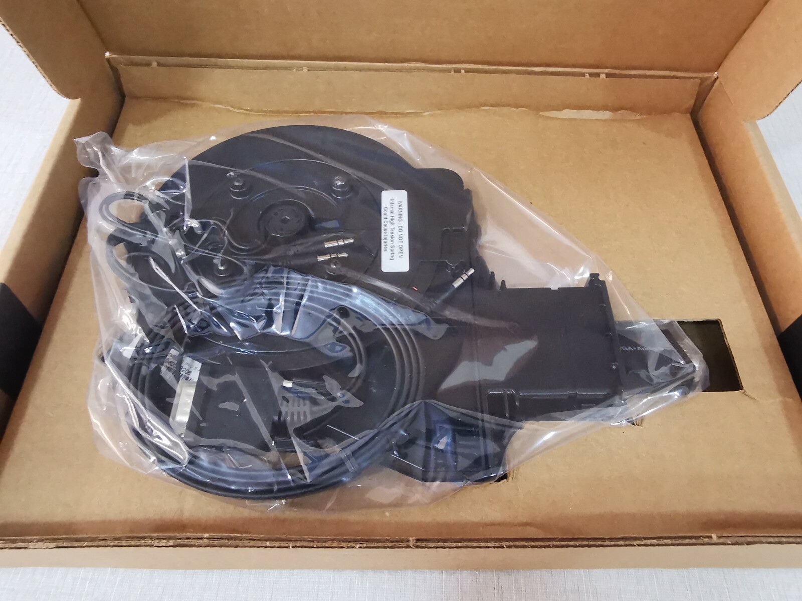 AMX FG552-35 AMX FG552-35 HPX-AV 103-RGB+A-R Audio Retractable HydraPort Cable 2