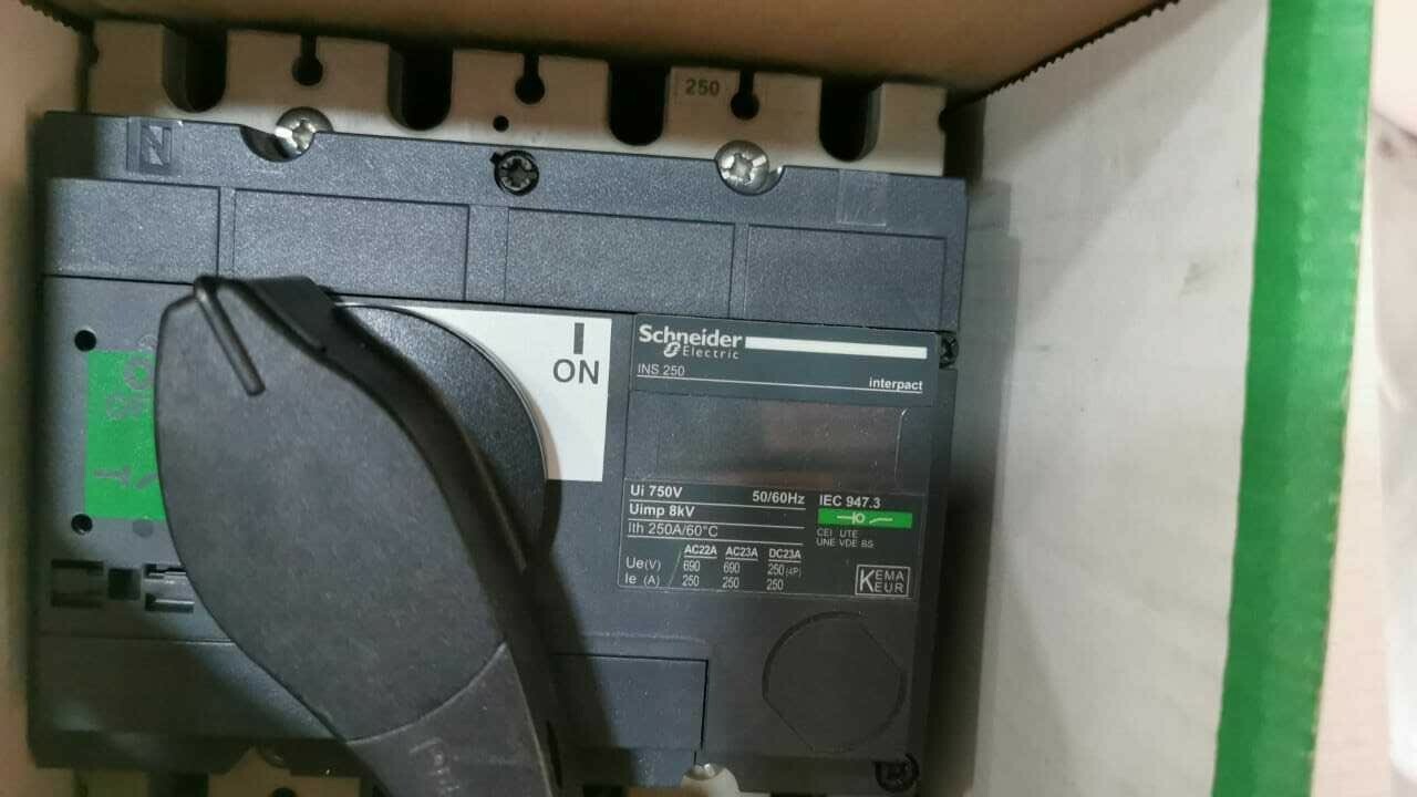 Schneider Electric 31106 SCHNEIDER ELECTRIC COMPACT INS250 SWITCH-DISCONNECTOR 31106 2