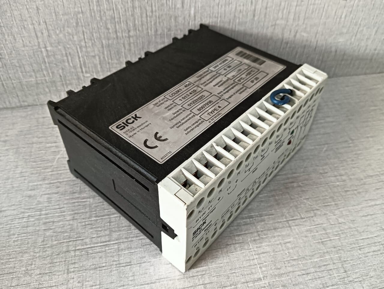SICK LCUX1-400 SICK LCUX1-400 LIGHT CURTAIN SAFETY RELAY 8