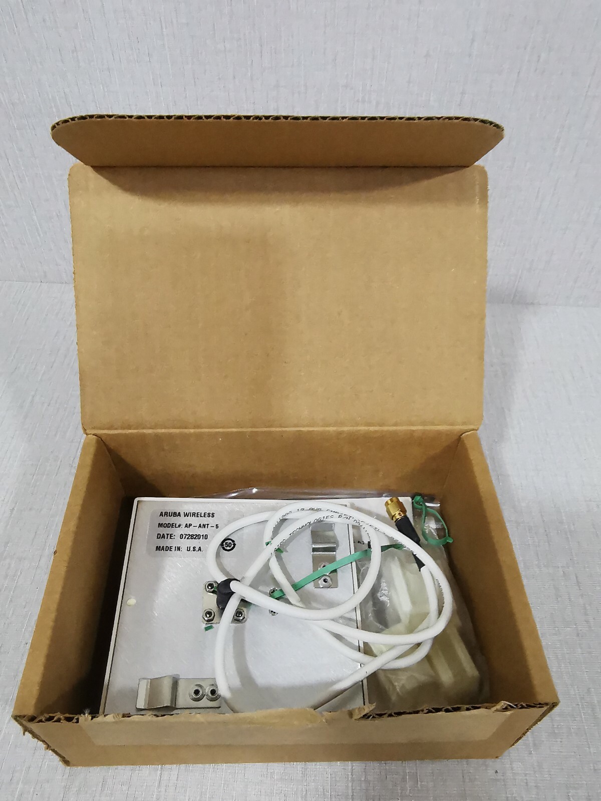 ARUBA WIRELESS AP-ANT-5 ARUBA WIRELESS AP-ANT-5 2.4GHz/ 3.5dBi DOWN TILT,OMNI DIRECTIONAL ANTENNA 4
