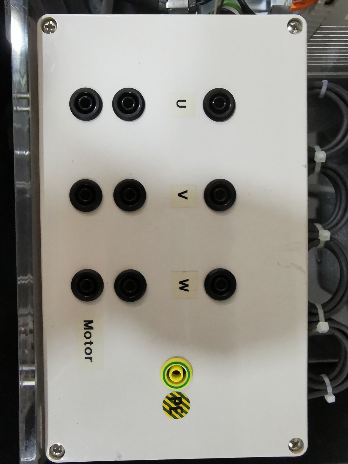 Lenze E82CV371_2C999 STANDARD 000/3G / 13111809 Lenze Product Training Rack E82CV371_2C999 STANDARD 000/3G / 13111809 3