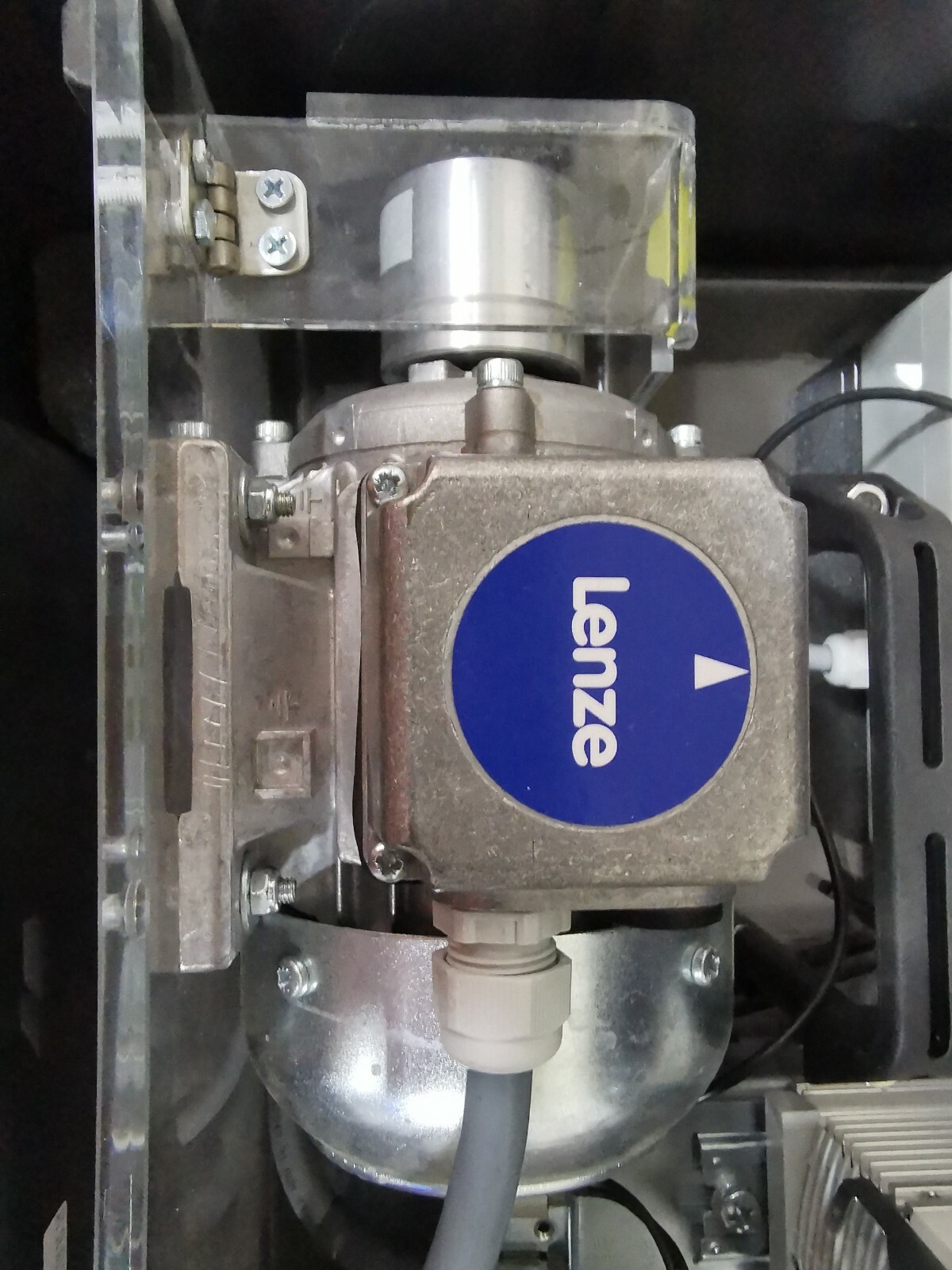 Lenze E82CV371_2C999 STANDARD 000/3G / 13111809 Lenze Product Training Rack E82CV371_2C999 STANDARD 000/3G / 13111809 8