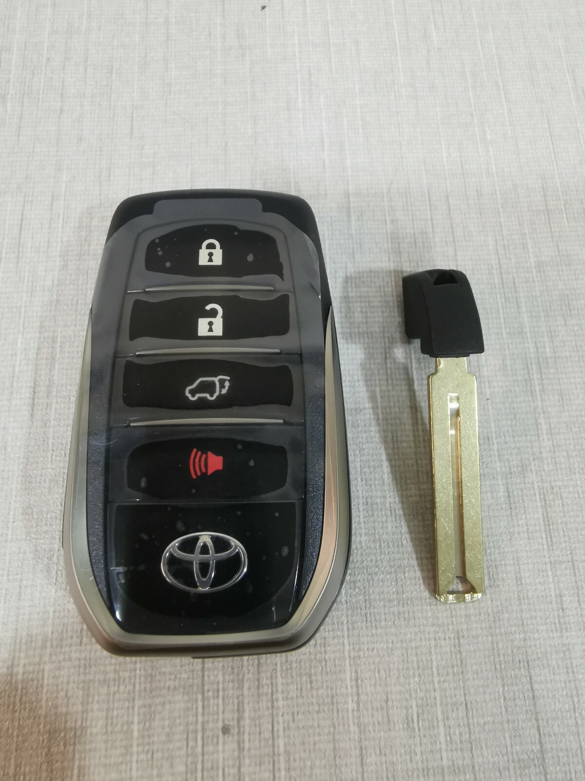 LAND CRUISER TOKAI RIKA KEY 50405 TOKAI RIKA 50405 2