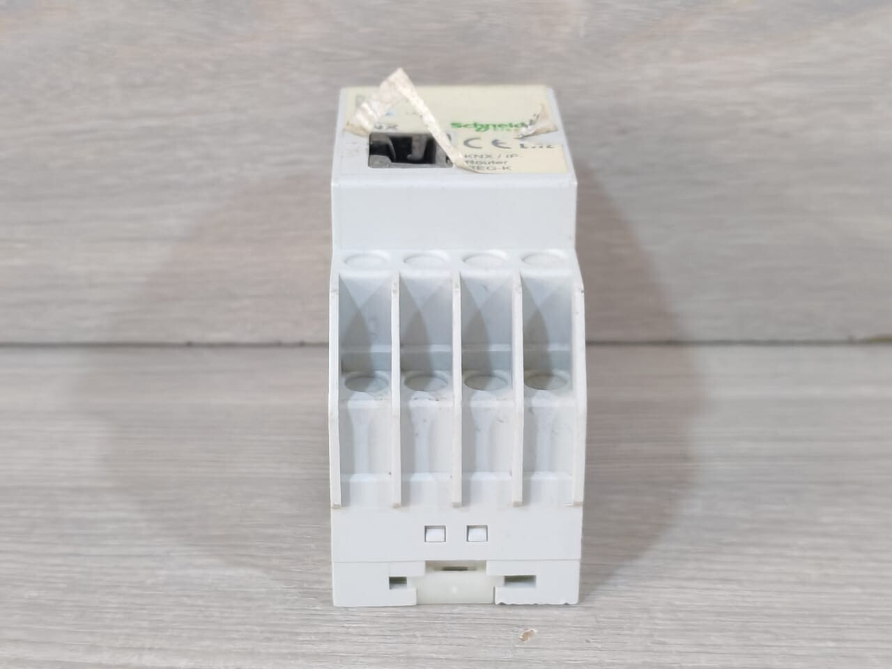 Schneider Electric MTN680329 Schneider Electric MTN680329 KNX/IP ROUTER 4