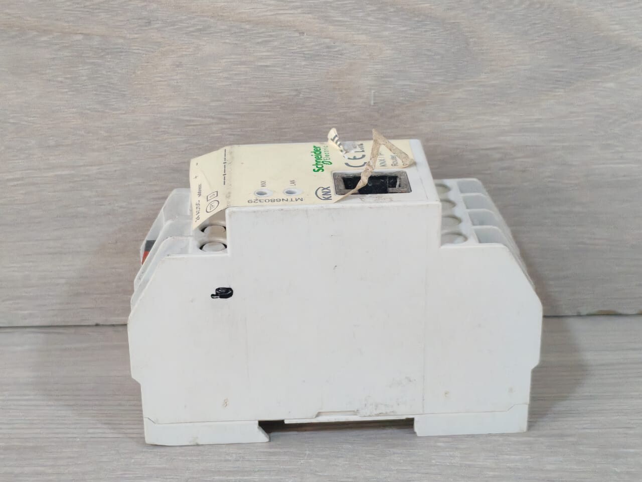 Schneider Electric MTN680329 Schneider Electric MTN680329 KNX/IP ROUTER 5