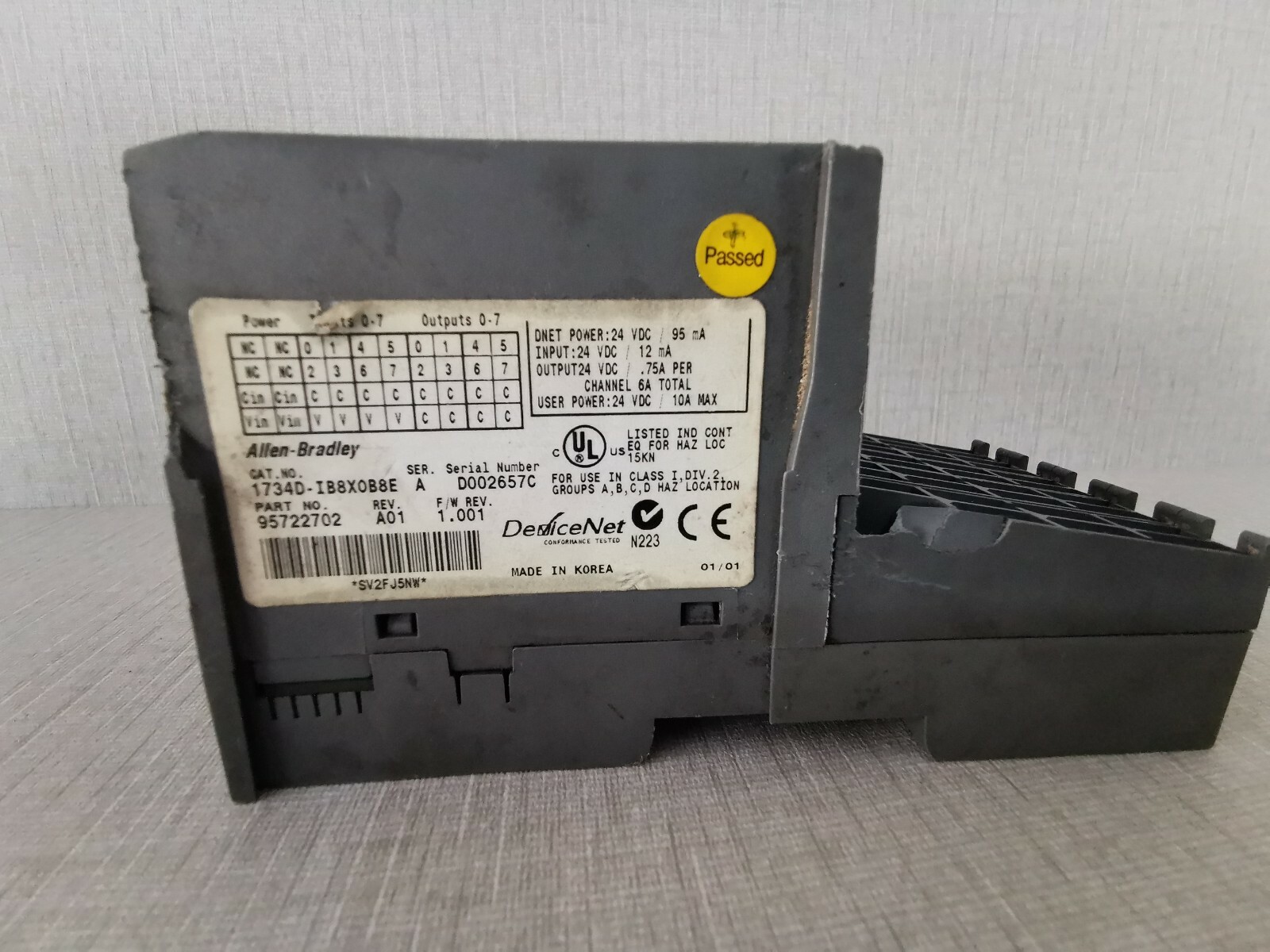 Allen-Bradley 95722702 Allen-Bradley 1734D-IB8XOB8E Combination Block Distributed 95722702 3