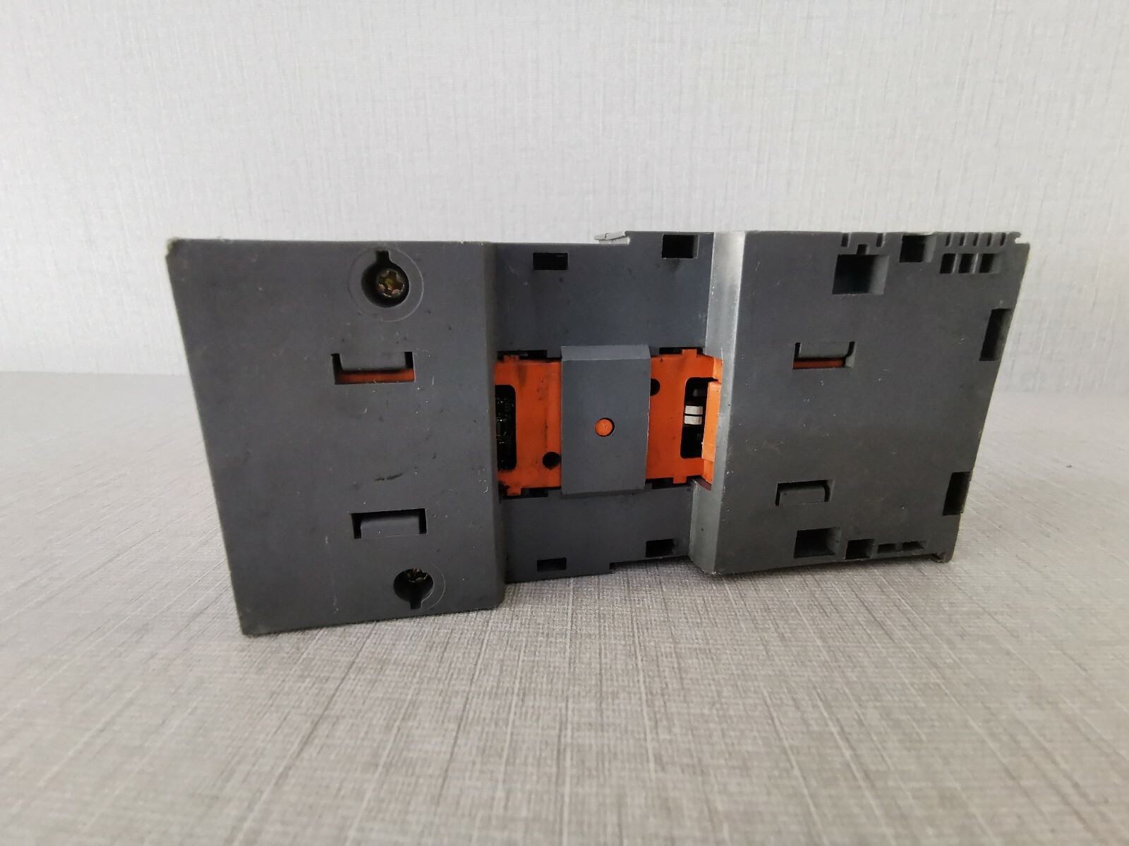Allen-Bradley 95722702 Allen-Bradley 1734D-IB8XOB8E Combination Block Distributed 95722702 7