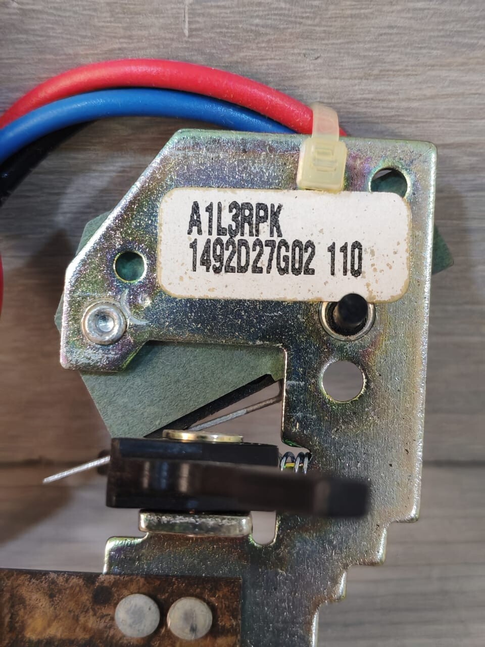 Cutler-Hammer 1492D27G02 CUTLER-HAMMER A1L3RPK AL/LO SWITCH SERIES C TYPE K-BREAKER 1492D27G02 3