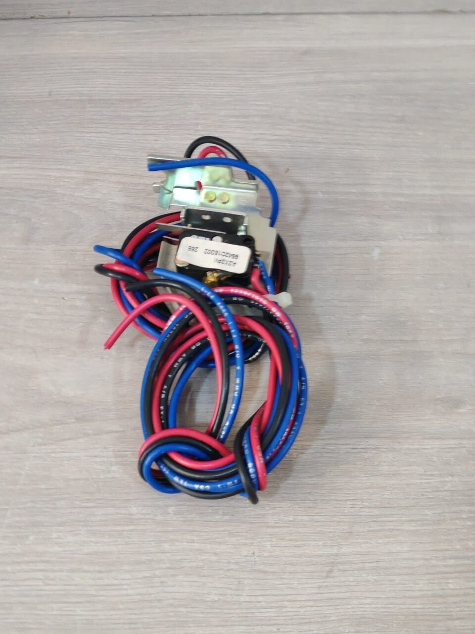 Eaton 6642C15G02 EATON A2X3PK AUX.SWITCH FOR CUTLER-HAMMER SER.C TYPE K-BREAKER 6642C15G02 600VAC 4