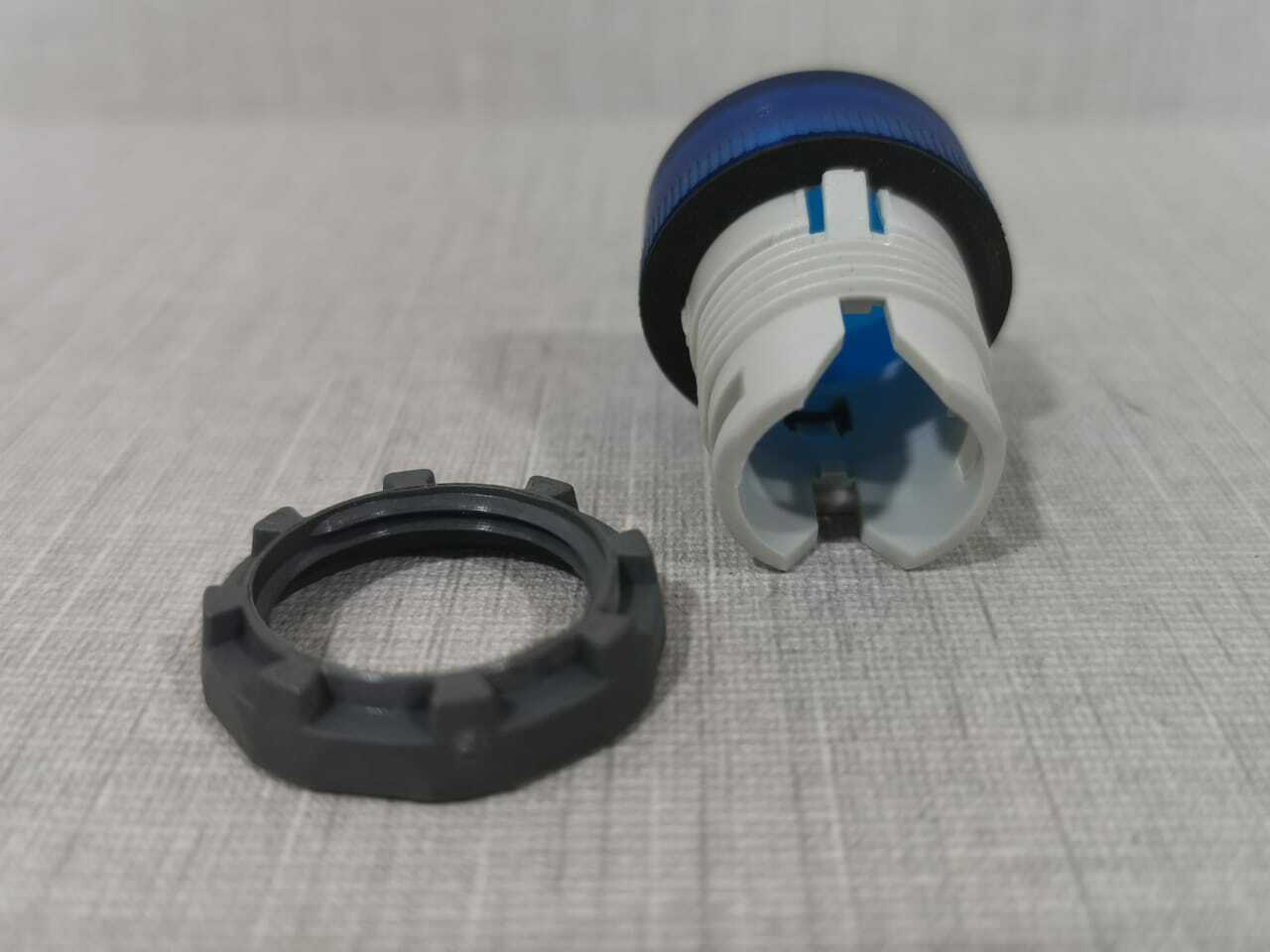ABB 1SFA611400R1004 ABB 1SFA611400R1004 PILOT LIGHT BLUE 2