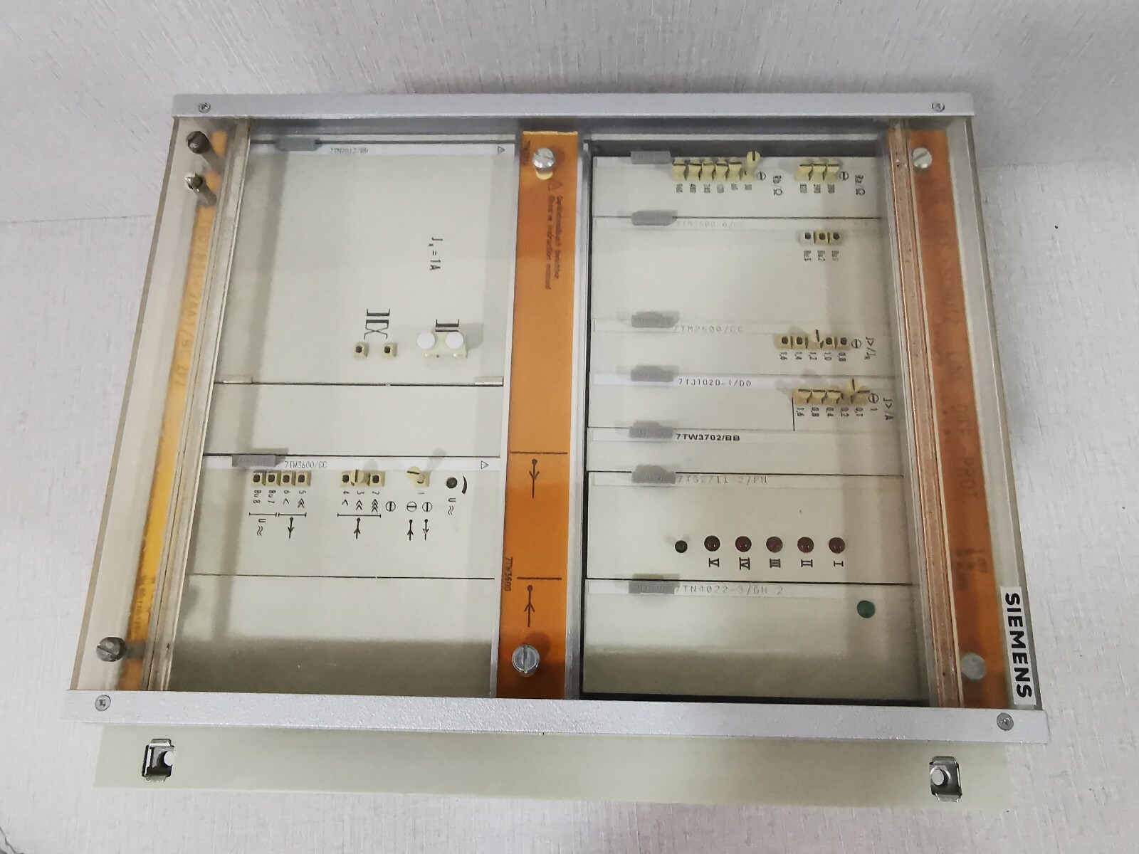 Siemens 7SD7611-2AA1/BC SIEMENS 7SD7611-2AA1/BC RELAY 2