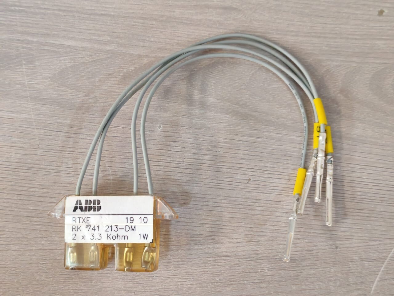 ABB RTXE-19-10 ABB RTXE 19 10 / RK 741 213-DM 2 X 3.3 KOHM 1W 3