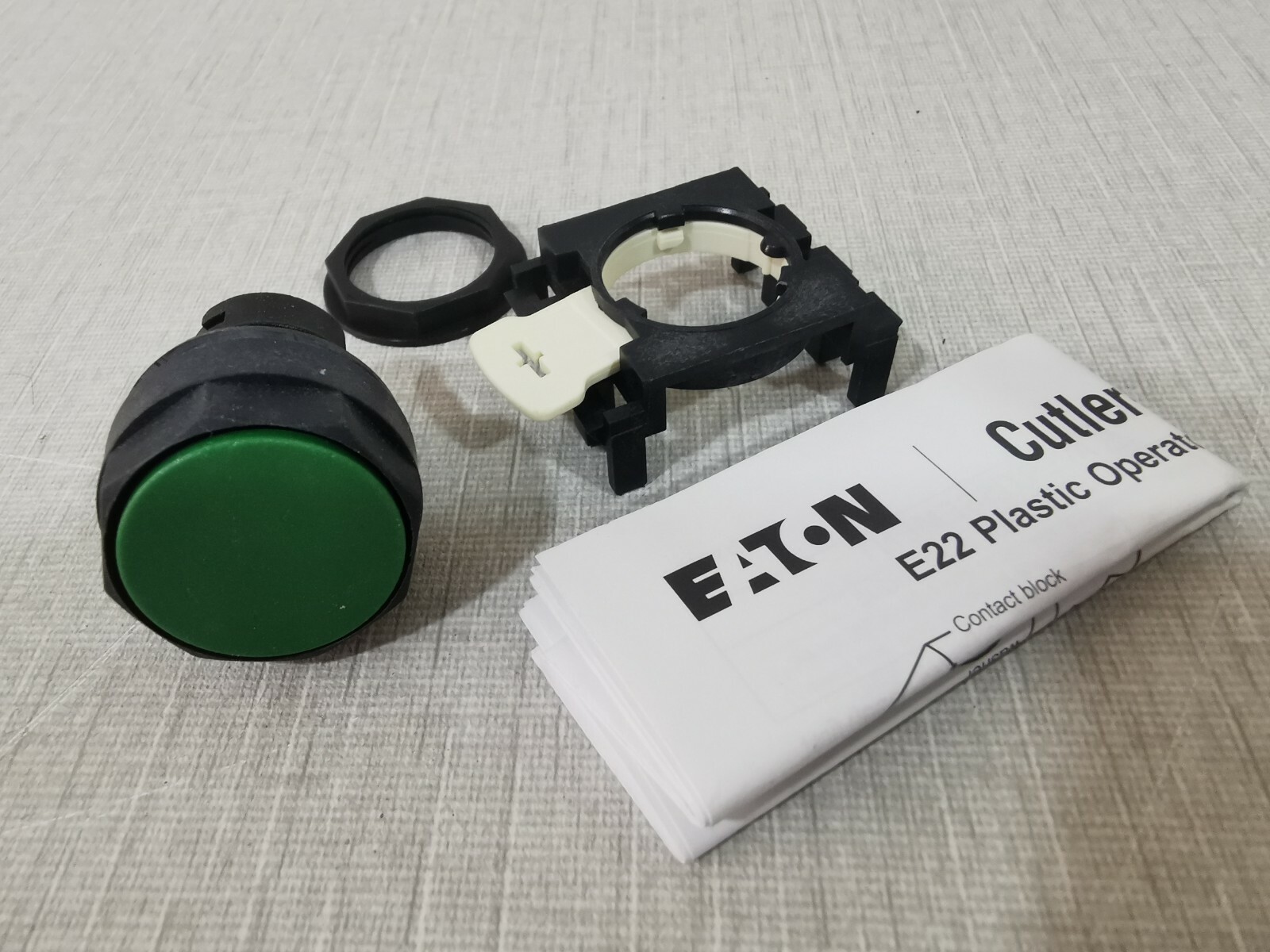 EATON- CUTLER HAMMER E22PB3 EATON- CUTLER HAMMER E22PB3 25MM NON-ILLUMINATING FLUSH PUSH BUTTON 4