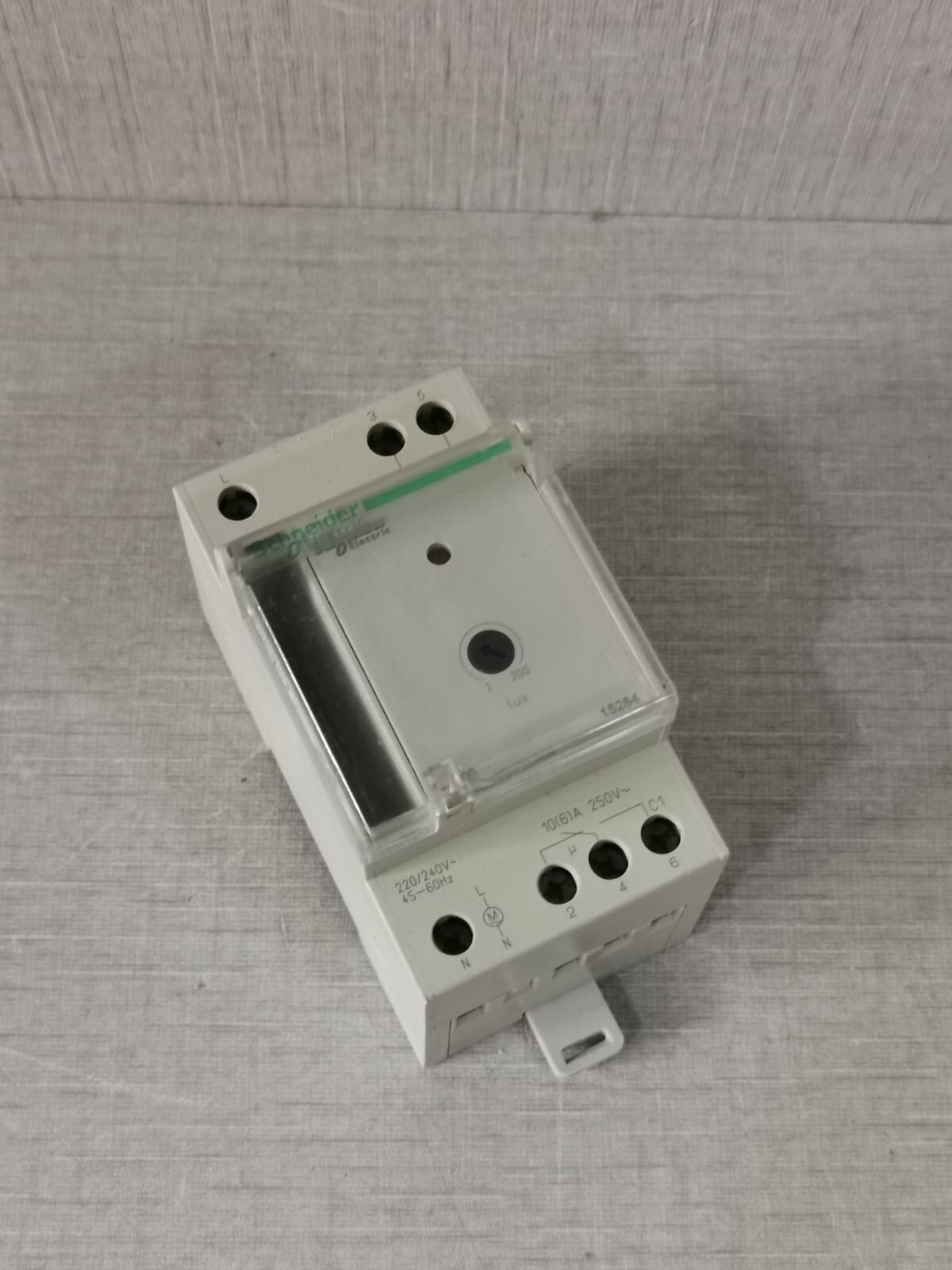Schneider Electric 15284 Schneider Electric 15284 Switch 230W 2300A 800VA 4