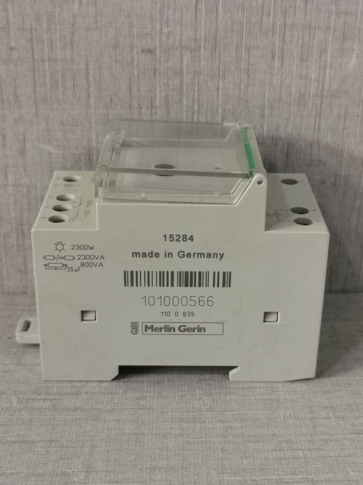 Schneider Electric 15284 Schneider Electric 15284 Switch 230W 2300A 800VA 5