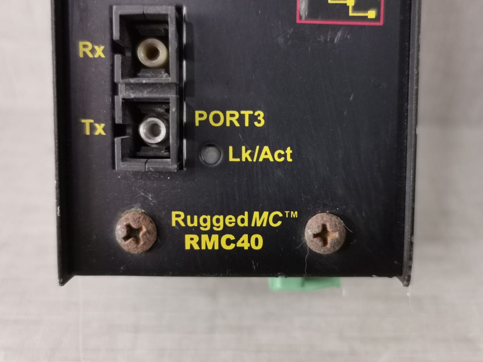 RUGGEDCOM RMC40-HI-C200-XX RUGGEDCOM RMC40-HI-C200-XX Ethernet Switch 2