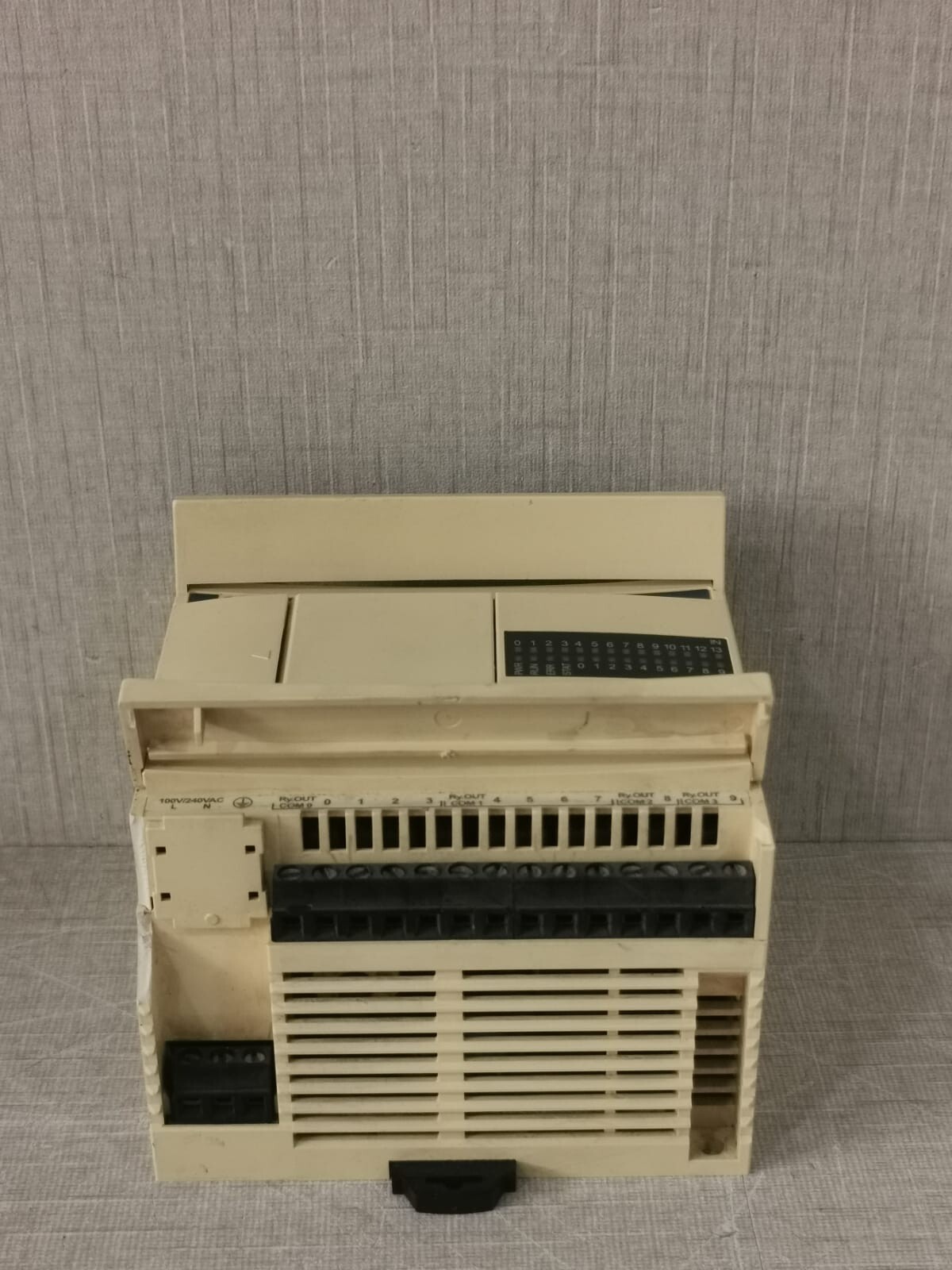 Telemecanique Twido TWDLCAA24DRF Telemecanique By Schneider TWDLCAA24DRF Compact Base PV:12 SV:4.10 RL:16 5