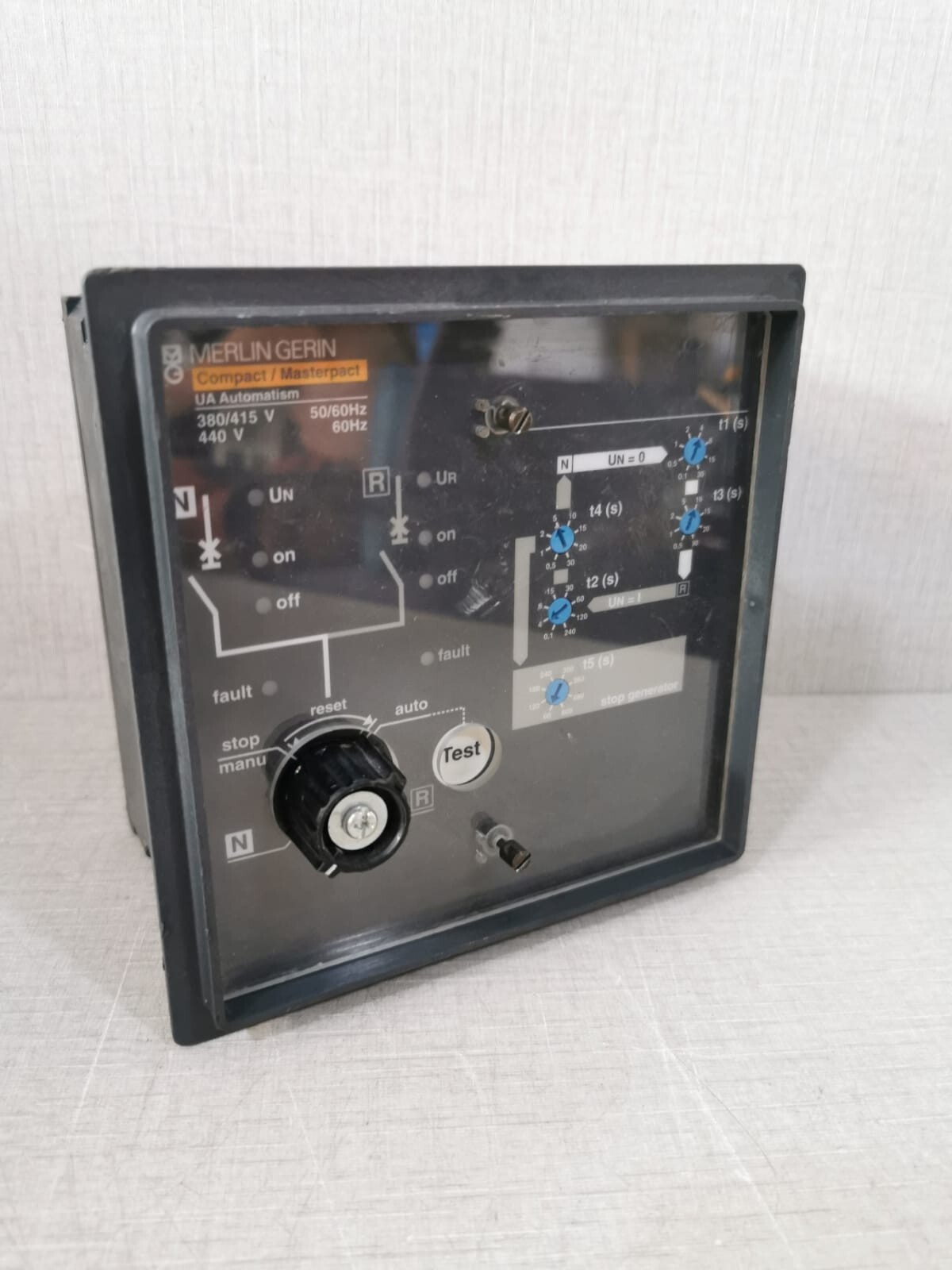 Merlin Gerin UA Automatism MERLIN GERIN Compact/Masterpact UA Automatism 380/415V 440V 50/60Hz 3