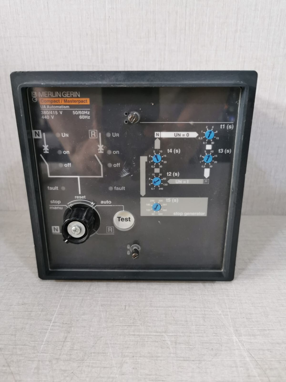 Merlin Gerin UA Automatism MERLIN GERIN Compact/Masterpact UA Automatism 380/415V 440V 50/60Hz 4