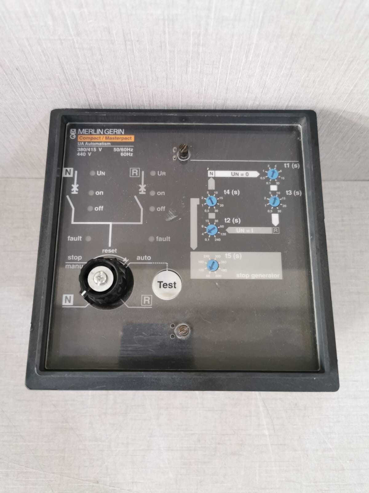 MERLIN GERIN Compact/Masterpact UA Automatism 380/415V 440V 50/60Hz