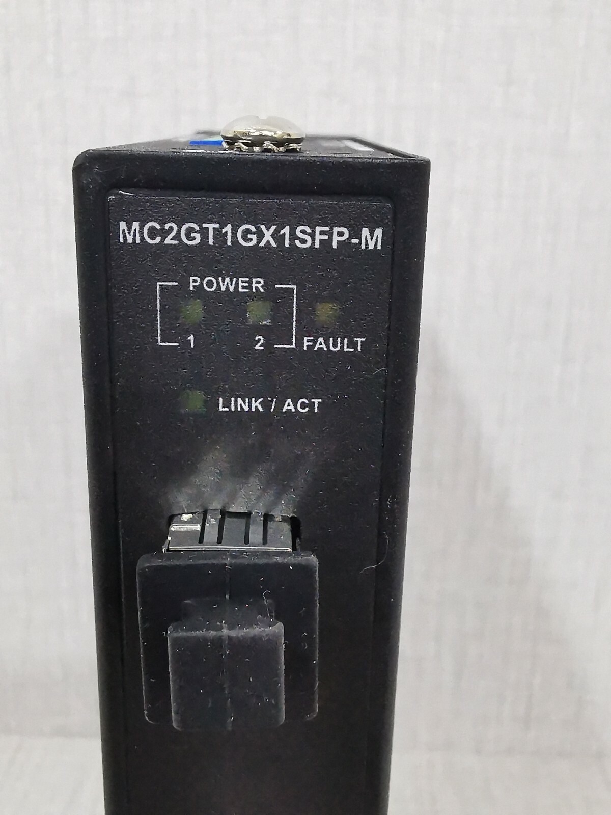 Meridian MC2GT1GX1SFP-M MERIDIAN MC2GT1GX1SFP-M /MC2FT1FX1SFP-M Hardened 2 Port Media Converter PORT 2