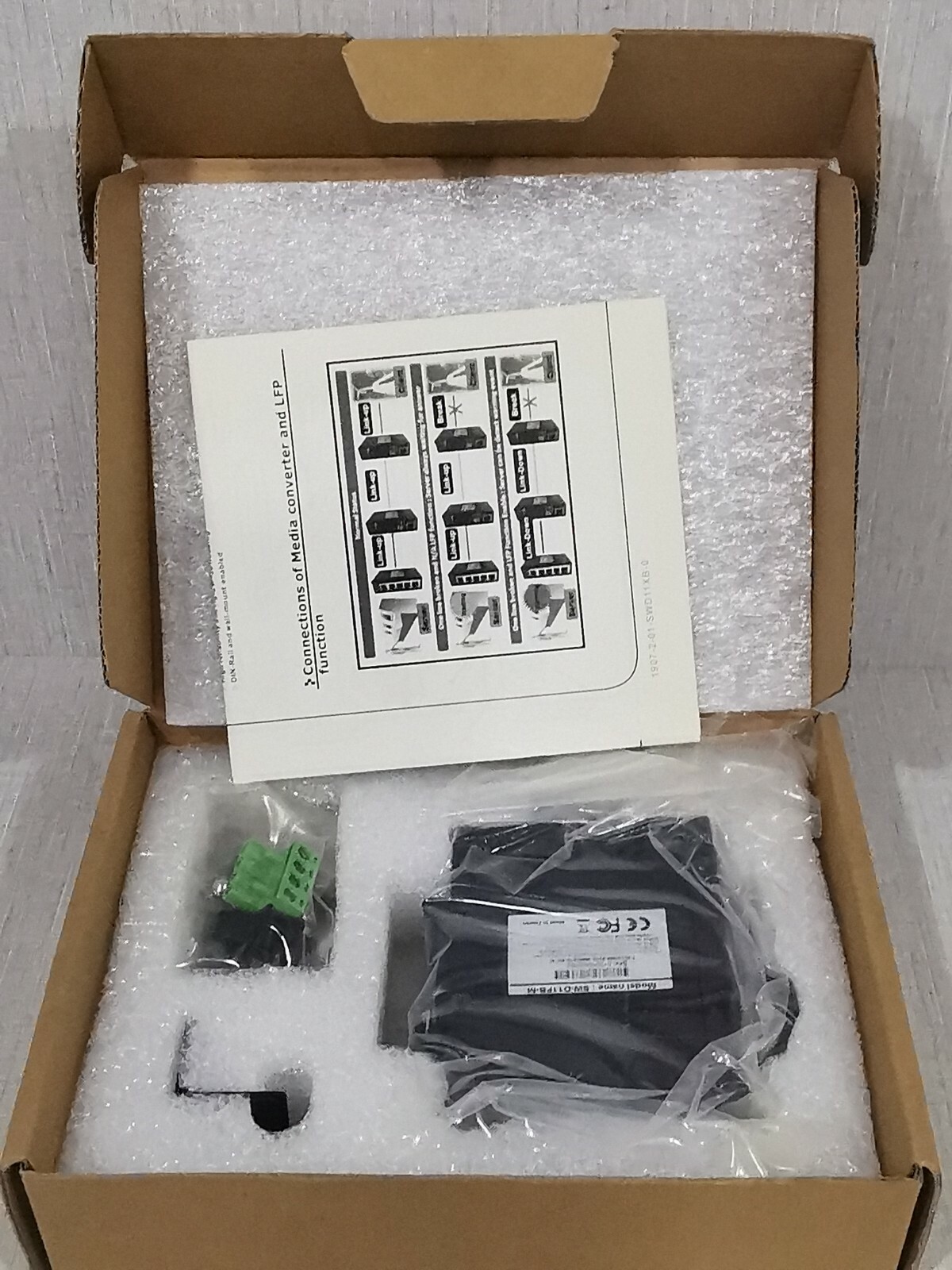 MEDIA CONVERTER SW-D11FB-M Industrial Media Converter WITH 1X10/ 100BASE -TX