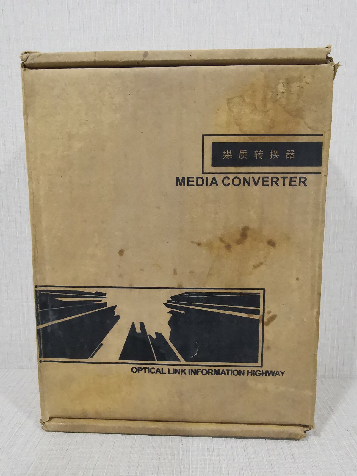 COMMPORT ETHERNET-MEDIA-CONVERTER-FIBER/T-TRANSCEIVER COMMPORT ETHERNET MEDIA CONVERTER FIBER/T TRANSCEIVER WITH FHILTY BOX 10