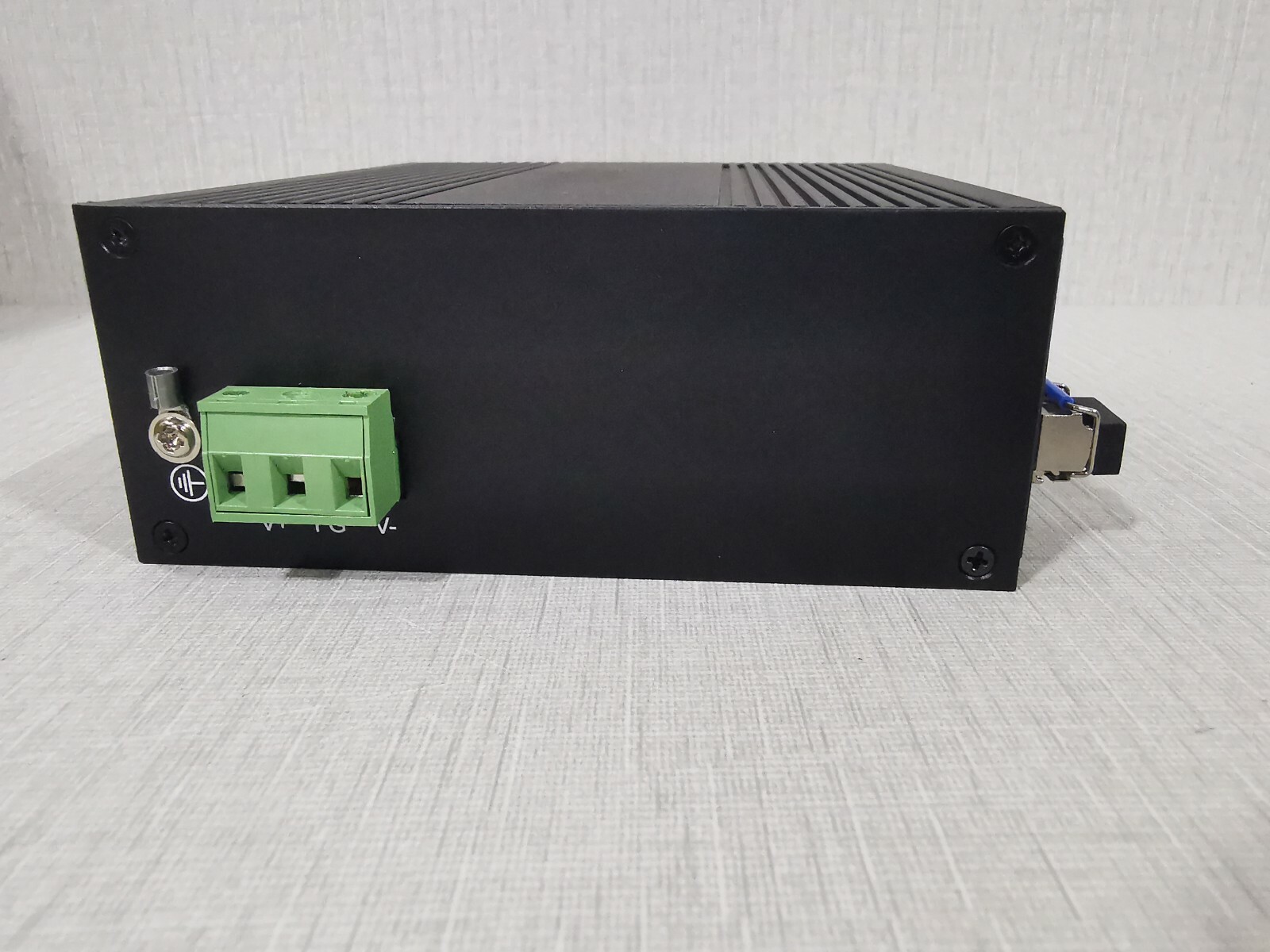 Unbranded CP-MCP-10/100-SM-LC-LR Industrial PoE Fiber Media Converter CP-MCP-10/100-SM-LC-LR 4