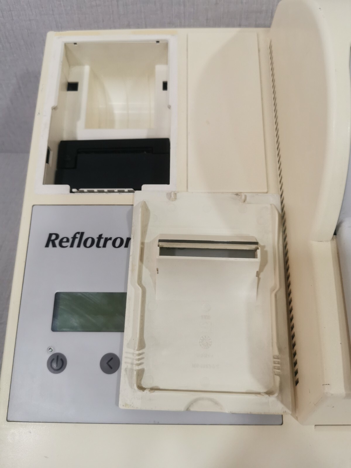 Roche REFLOTRON-PLUS Roche Reflotron Plus Dry Chemistry Analyzer 4