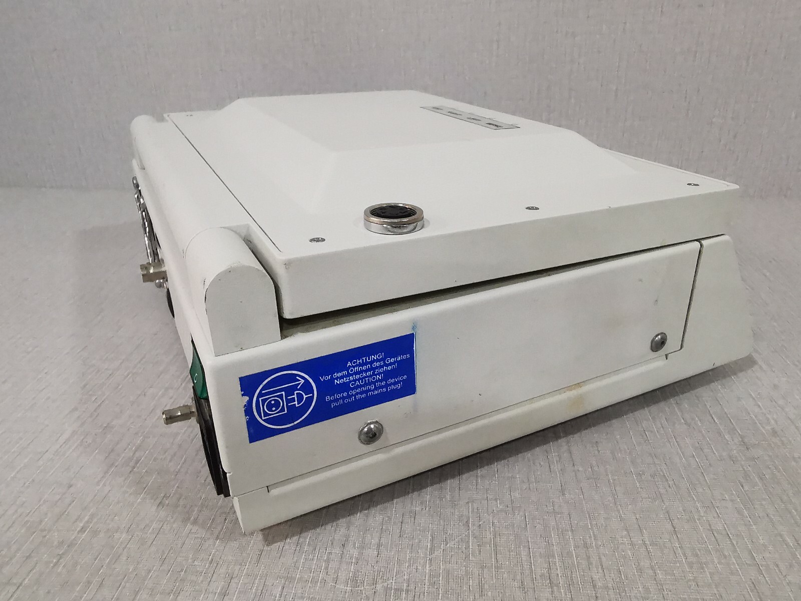 ILO XE50-ecoX TFT-USB PAL ILO XE50-ecoX TFT-USB PAL Compact System 100-240VAC 50/60Hz 4