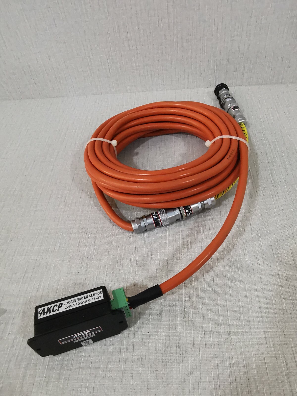 AKCP WSC10/01/06/15-33 AKCP LOCATE WATER SENSOR LWSC10/01/06/15-33 4