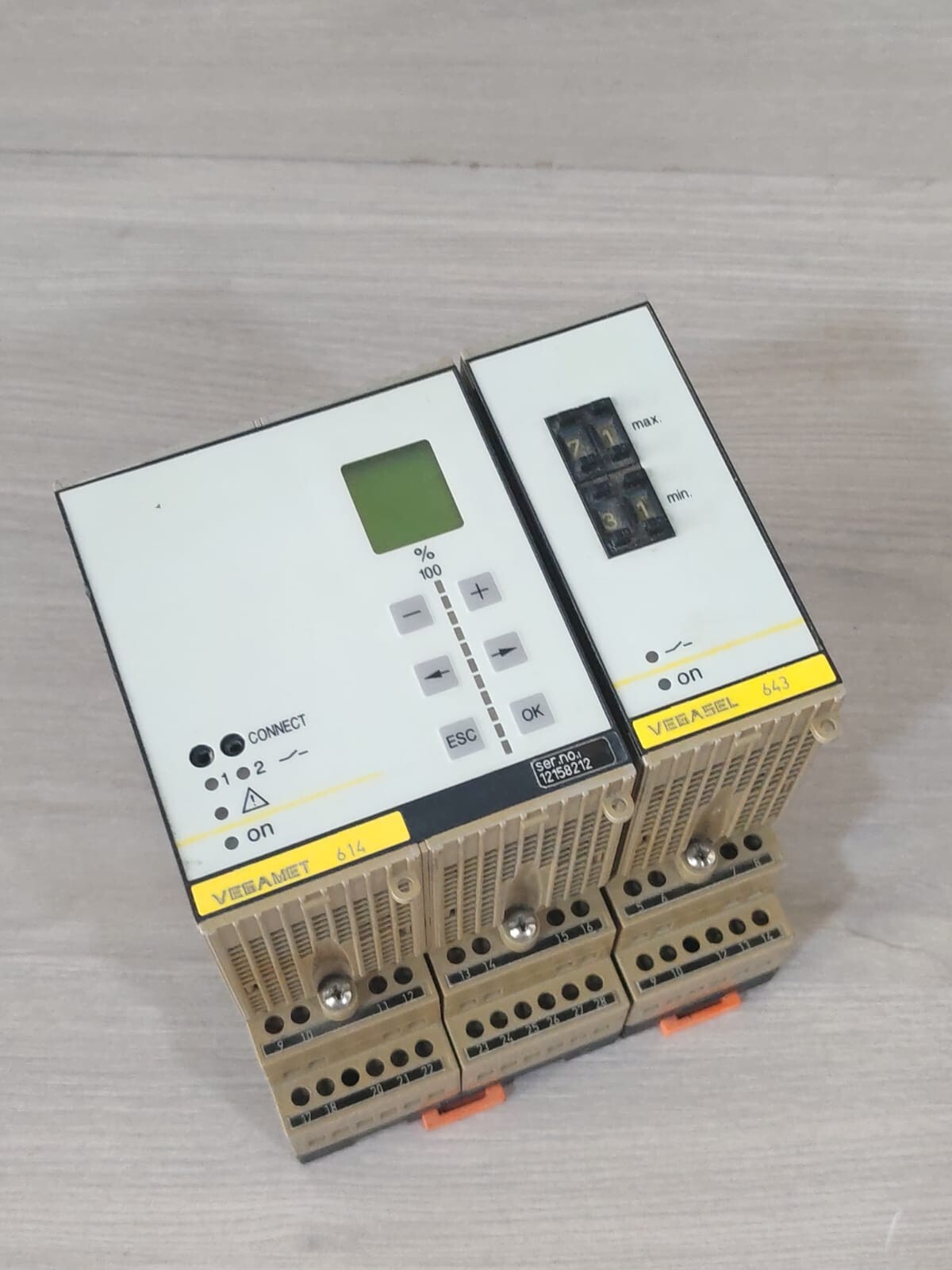 UNKNOWN VEGAMET-614-&-VEGASEL-643 VEGAMET 614 & VEGASEL 643 CONTROLLER 3