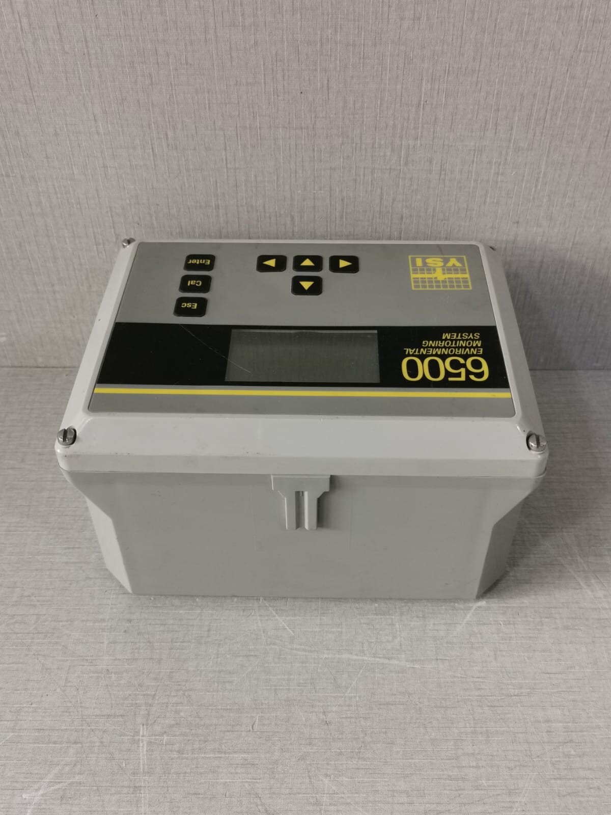 YSI 6500 YSI 6500 ENVIRONMENTAL MONITORING SYSTEM 100-240VAC/ 2.0A,50/60Hz 9