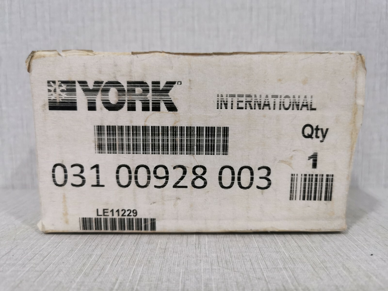 YORK 031 00928 003