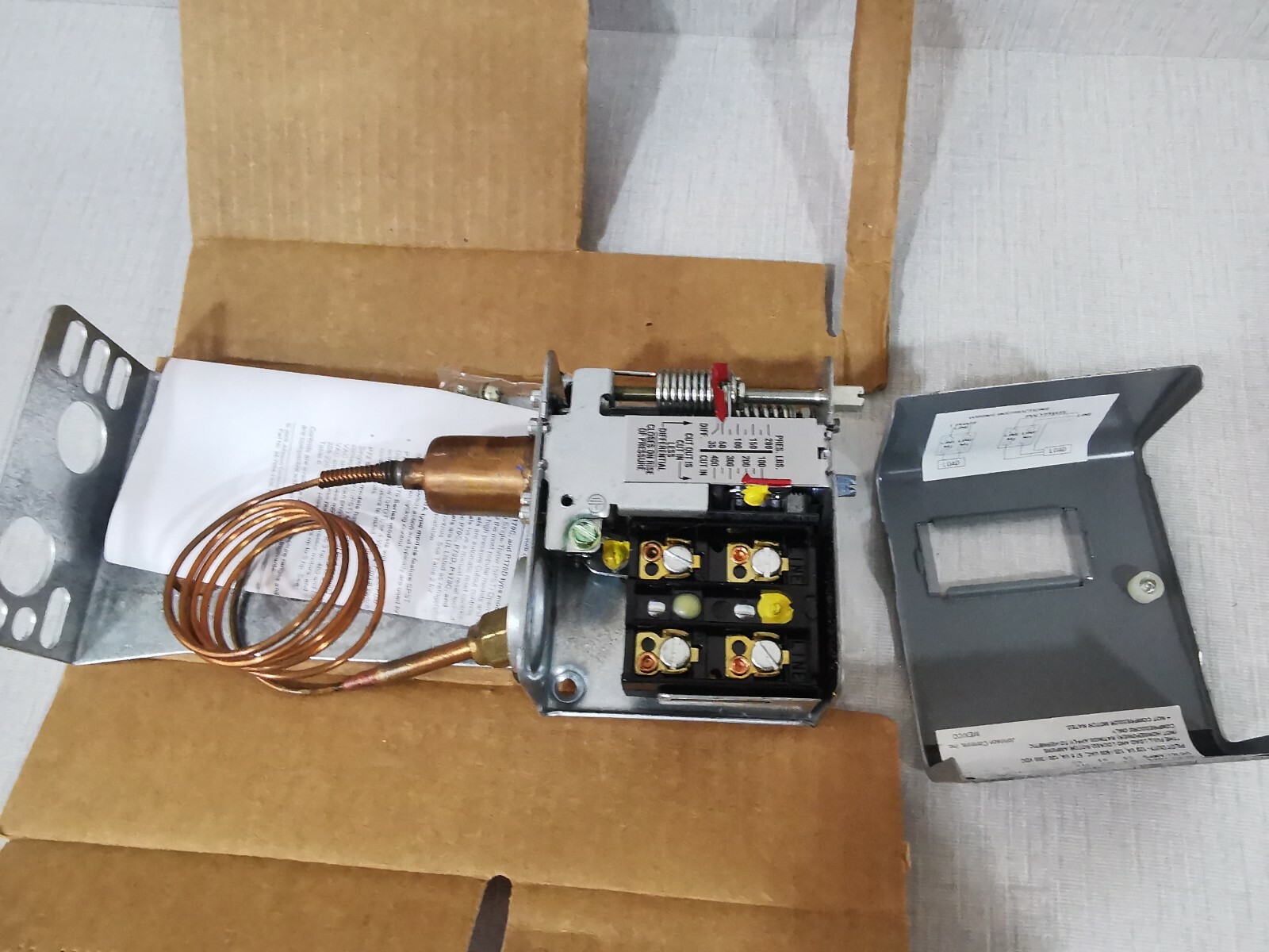 Johnson Controls P72AA-27 Johnson Controls P72AA-27 ALL RANGE PRESSURE CONTROL UNIT 3