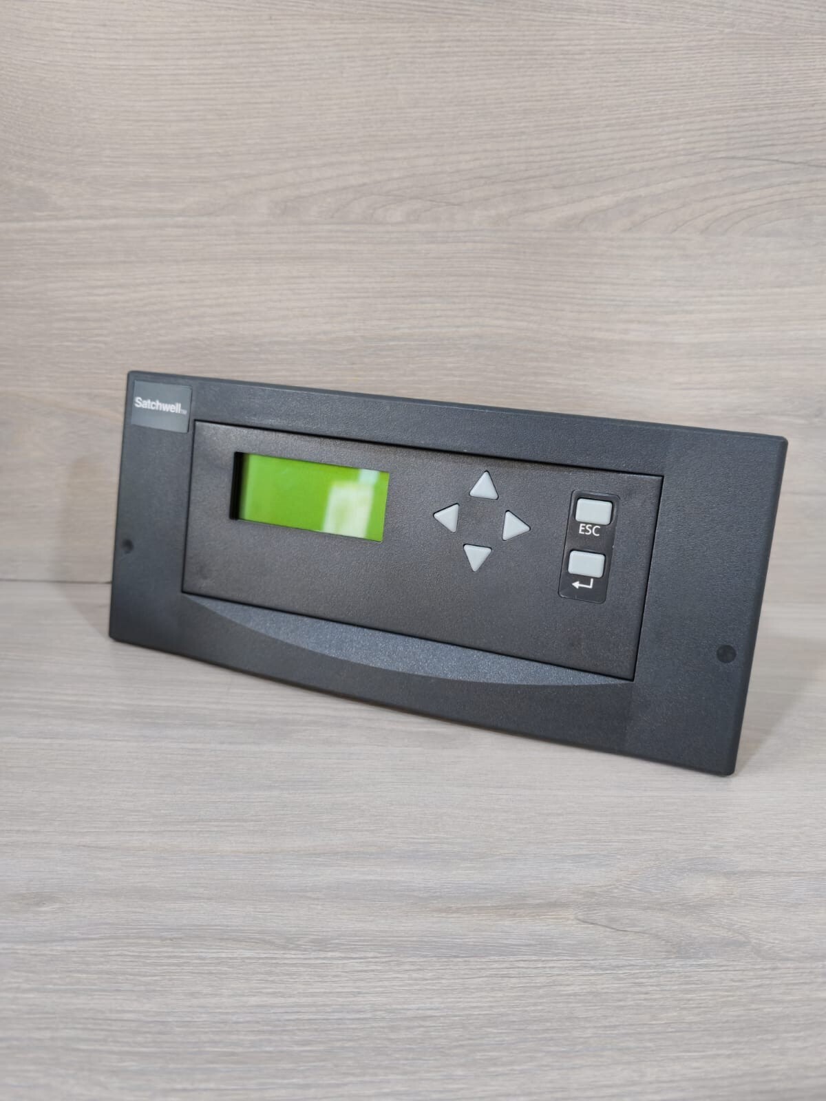 Satchwell MN50-LCD Satchwell MN50-LCD F/W VER.MNLCD5v Series 6749 Management Controller 24VAC 3