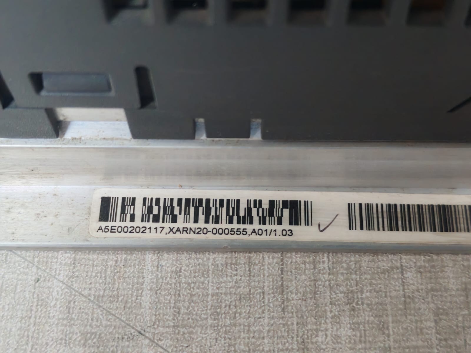 Siemens G110CMP100 USS 6SL3211-0AB11-2BB0 SIEMENS SINAMICS G110CMP100 USS 6SL3211-0AB11-2BB0 200-240V 9
