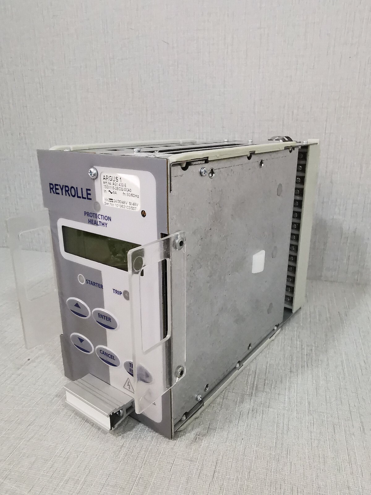 REYROLLE 7SG1115-2EC32-0CA0 REYROLLE ARGUS 1 PROTECTION HEALTHY 7SG1115-2EC32-0CA0 IN 5A FN 50/60Hz 5